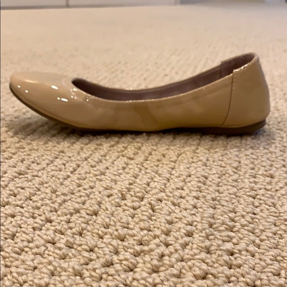 Vince Camuto Ballet Flats - Picture 2 of 7